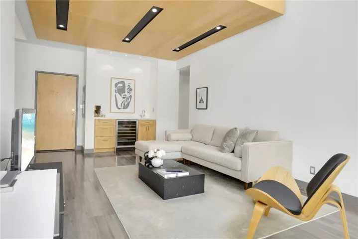 13331 Moorpark Street 333, Sherman Oaks, California 91423