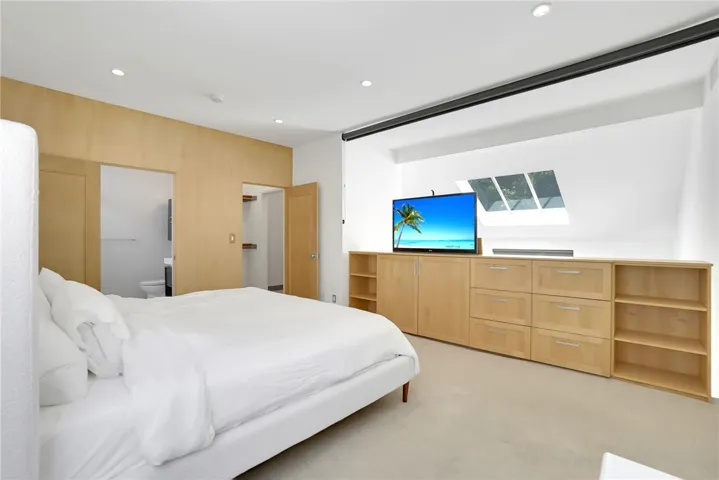 13331 Moorpark Street 333, Sherman Oaks, California 91423