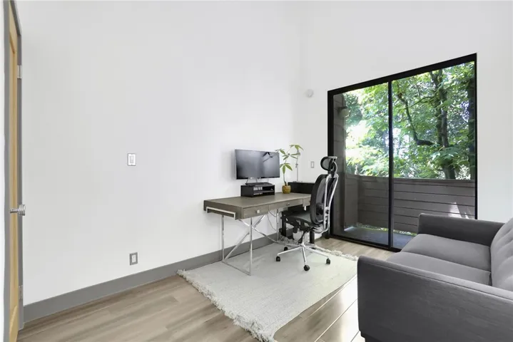 13331 Moorpark Street 333, Sherman Oaks, California 91423