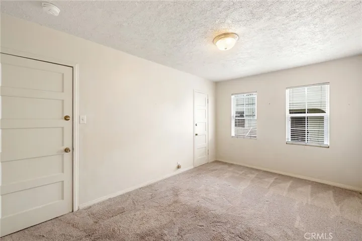 6727 7th Avenue, Los Angeles, California 90043
