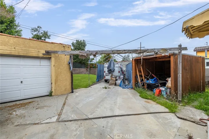 6727 7th Avenue, Los Angeles, California 90043