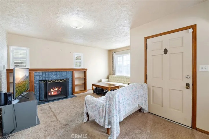 6727 7th Avenue, Los Angeles, California 90043