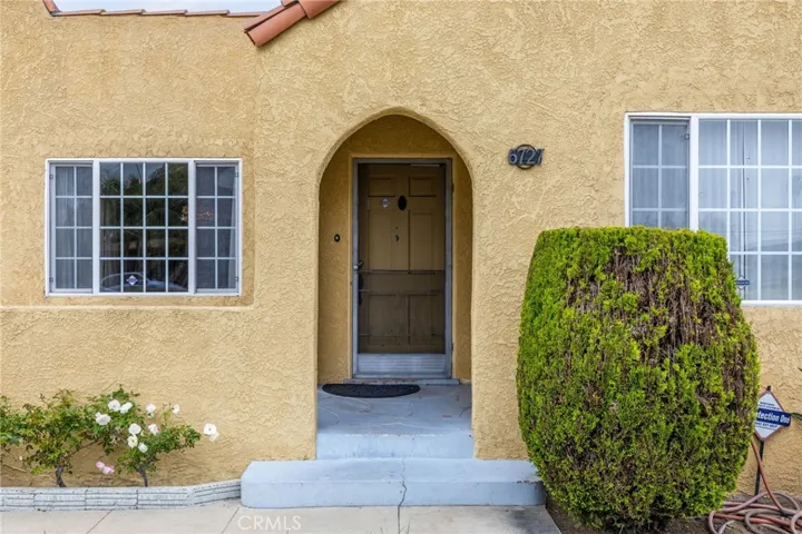 6727 7th Avenue, Los Angeles, California 90043