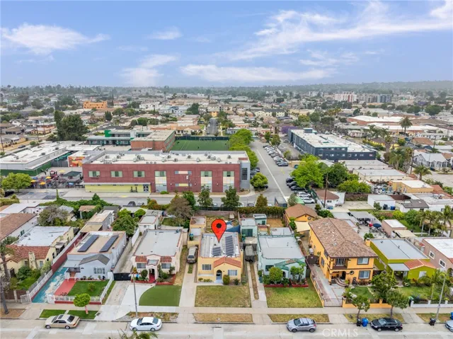 6727 7th Avenue, Los Angeles, California 90043