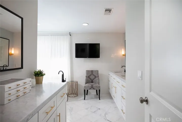 345 La Jolla Drive, Newport Beach, California 92663