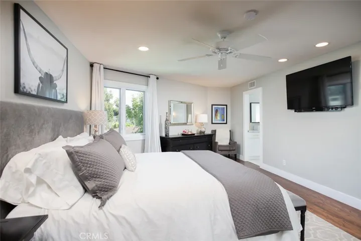 345 La Jolla Drive, Newport Beach, California 92663