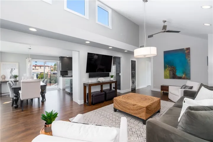 345 La Jolla Drive, Newport Beach, California 92663