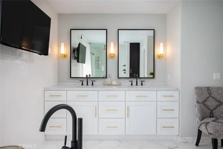 345 La Jolla Drive, Newport Beach, California 92663