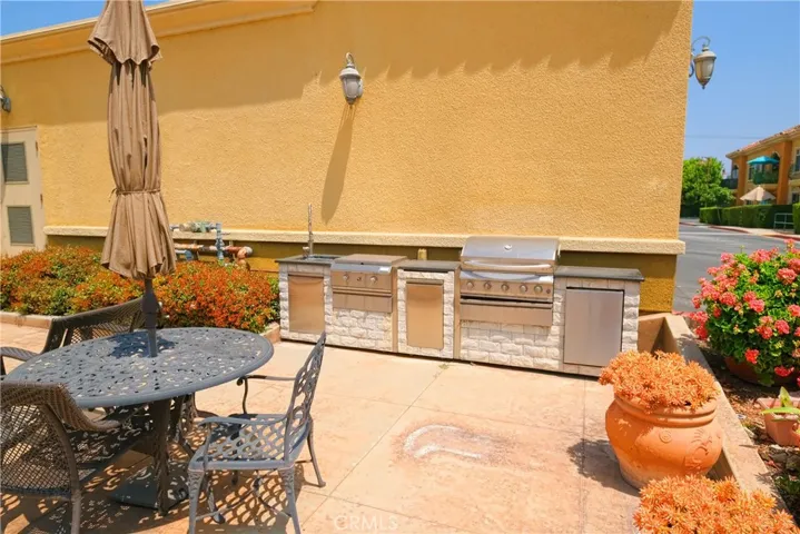 Outdoor BBQ/kitchen area