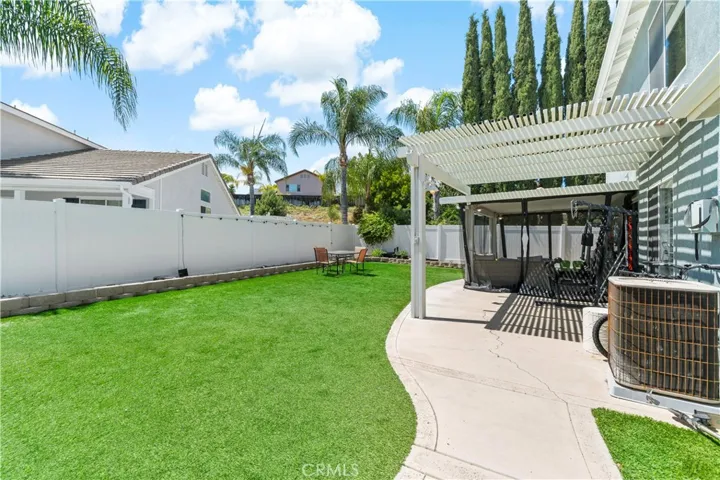 Large water-wise backyard
