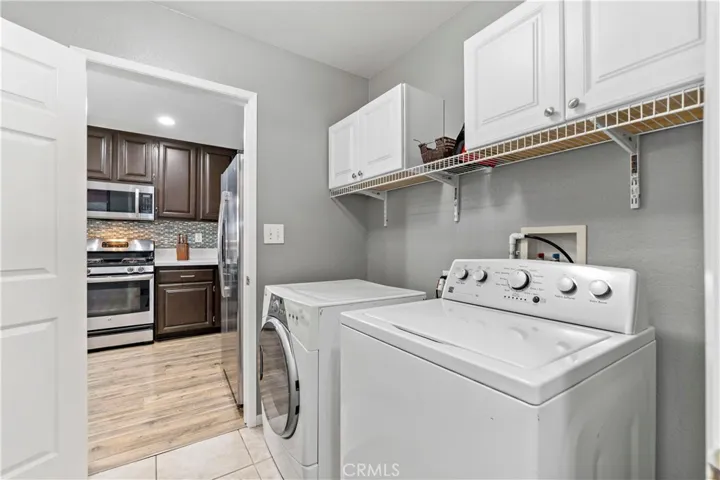 Laundry & 2 walk-in pantries