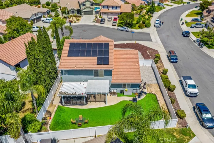Large water-wise backyard