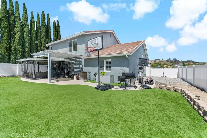 Large water-wise backyard