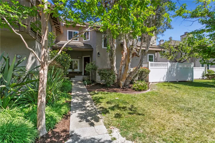 24382 Eastview Road 84, Laguna Hills, California 92653