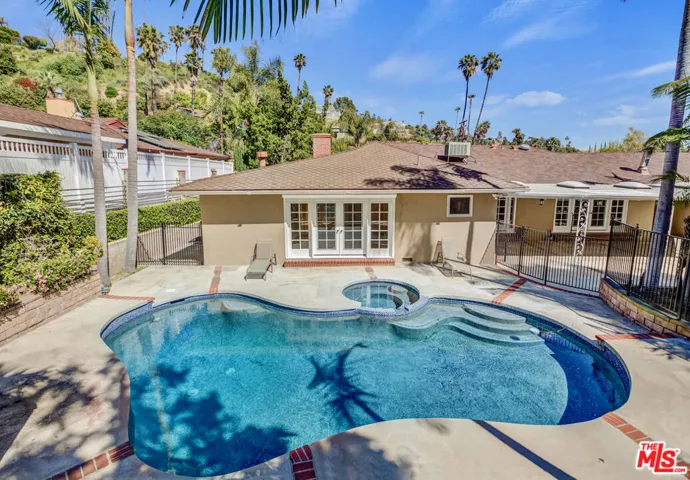 1535 Glenmont Drive, Glendale, California 91207