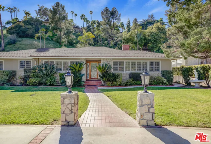 1535 Glenmont Drive, Glendale, California 91207