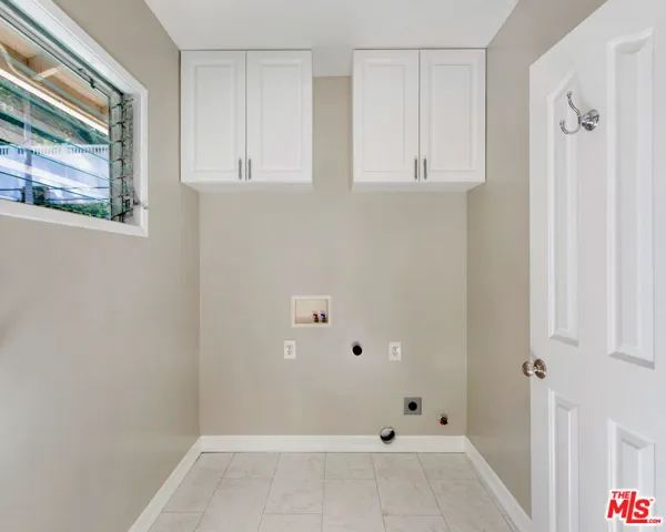 1535 Glenmont Drive, Glendale, California 91207