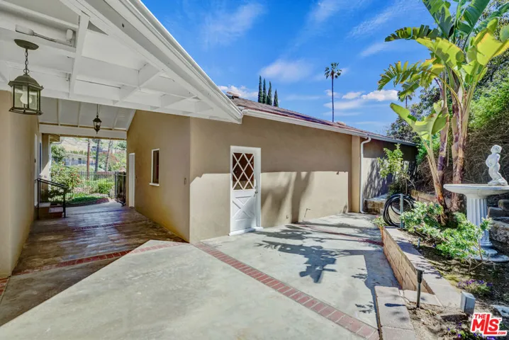 1535 Glenmont Drive, Glendale, California 91207