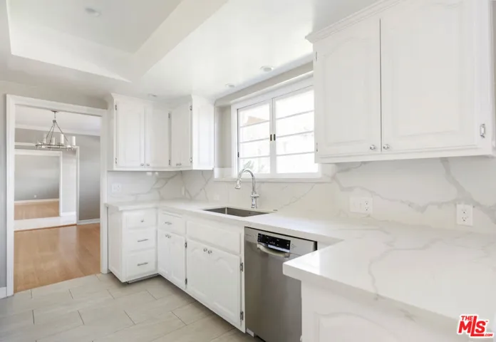 1535 Glenmont Drive, Glendale, California 91207