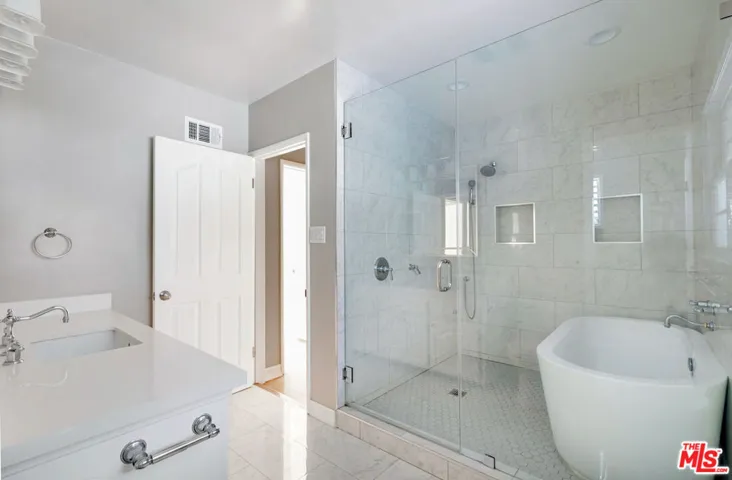 1535 Glenmont Drive, Glendale, California 91207