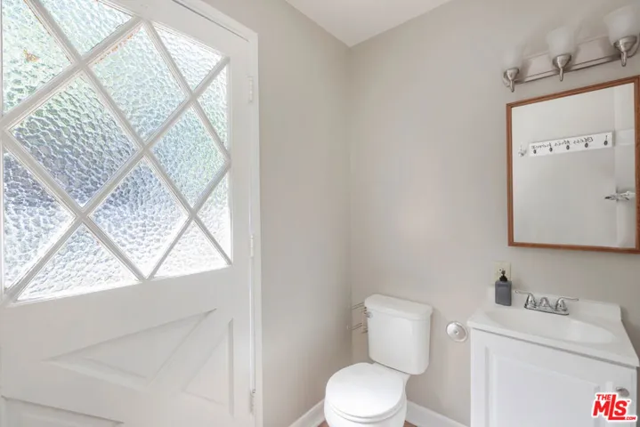 1535 Glenmont Drive, Glendale, California 91207