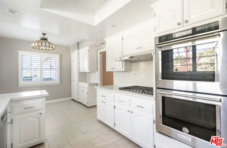 1535 Glenmont Drive, Glendale, California 91207