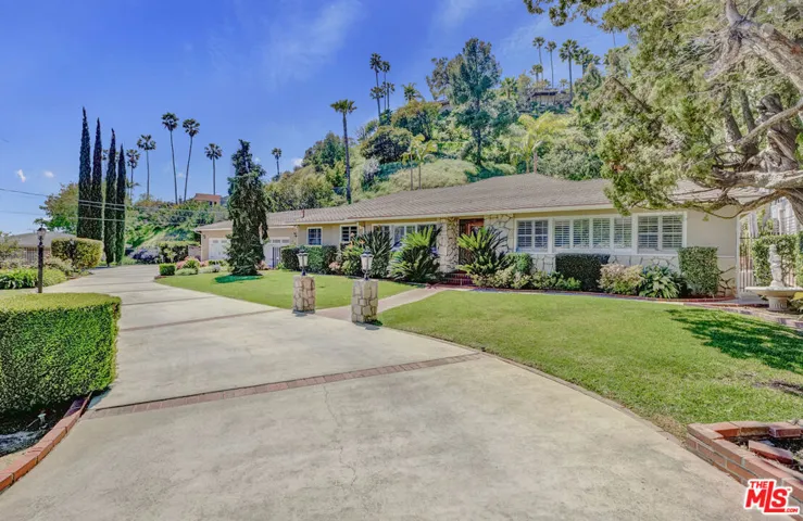 1535 Glenmont Drive, Glendale, California 91207
