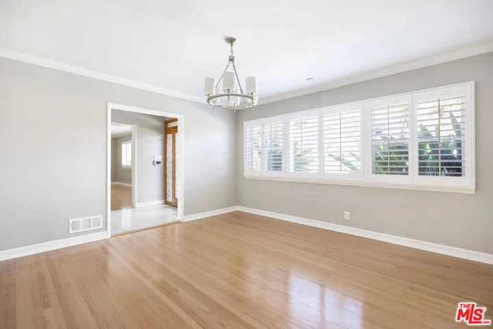 1535 Glenmont Drive, Glendale, California 91207