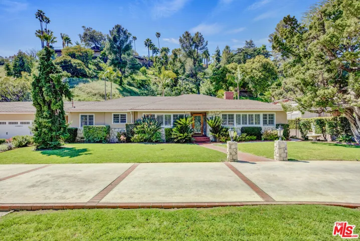 1535 Glenmont Drive, Glendale, California 91207