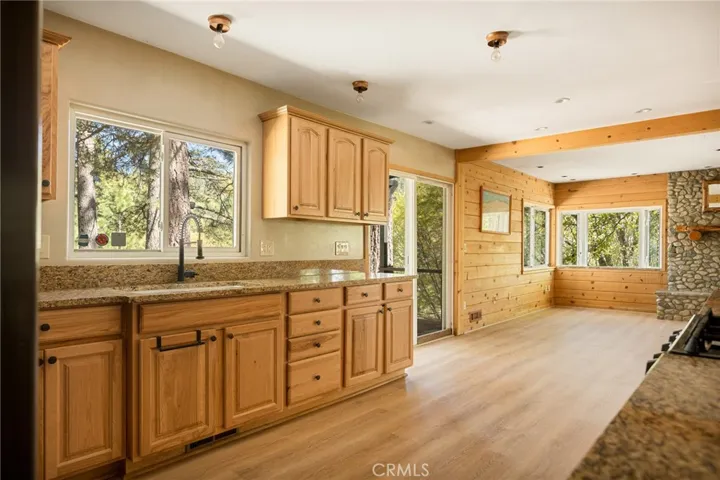 Look at all the windows with natural light!