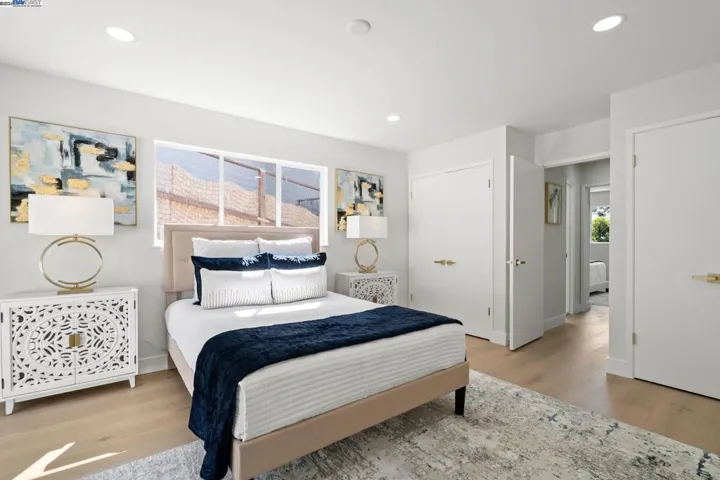 8482 Ney Ave, Oakland, California 94605
