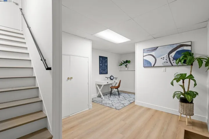 8482 Ney Ave, Oakland, California 94605
