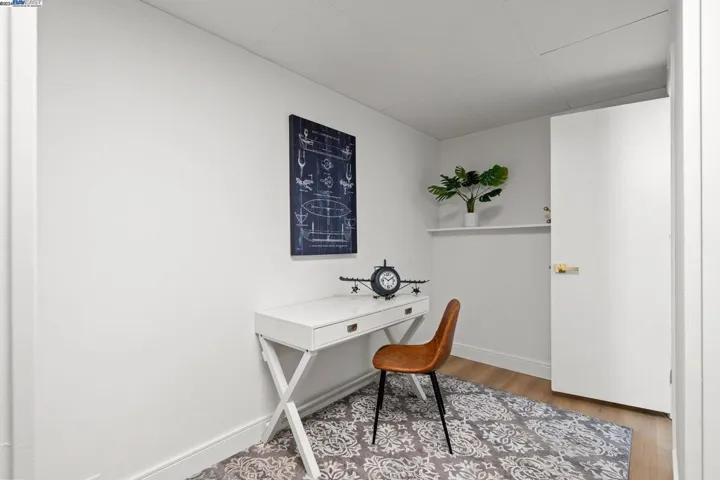 8482 Ney Ave, Oakland, California 94605