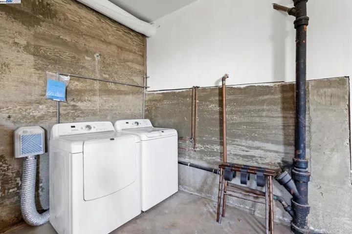 8482 Ney Ave, Oakland, California 94605