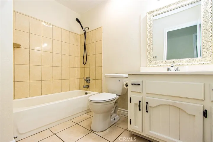 12812 Yellowstone Avenue, Victorville, California 92395