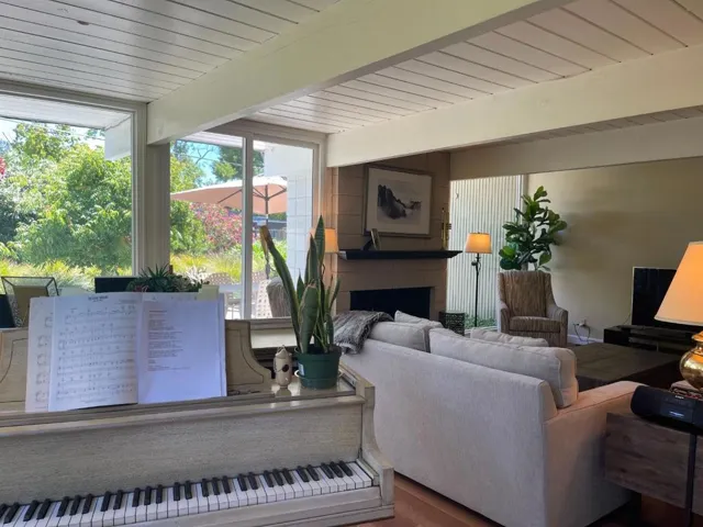 372 Creekside Drive, Palo Alto, California 94306