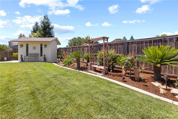 1566 E Ben Franklin Avenue, Tulare, California 93274