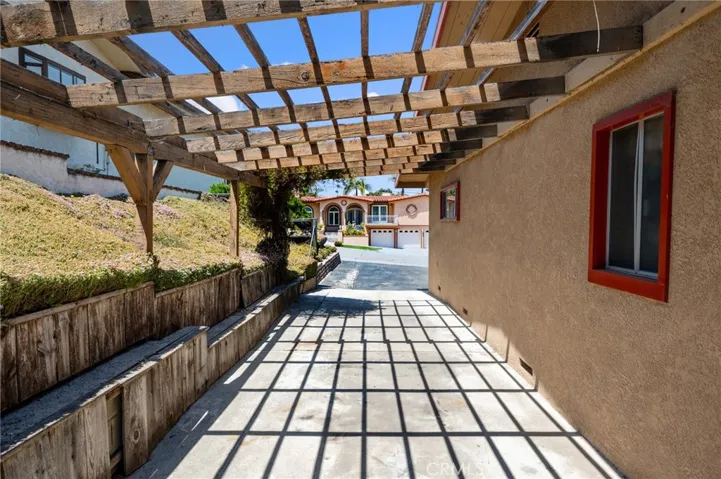 2030 Santa Rena Drive, Rancho Palos Verdes, California 90275