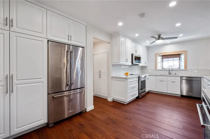 2030 Santa Rena Drive, Rancho Palos Verdes, California 90275