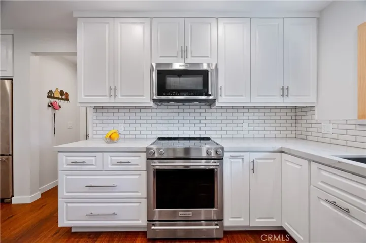 2030 Santa Rena Drive, Rancho Palos Verdes, California 90275