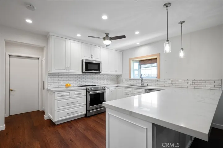 2030 Santa Rena Drive, Rancho Palos Verdes, California 90275
