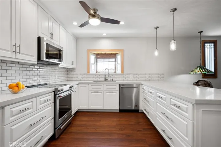 2030 Santa Rena Drive, Rancho Palos Verdes, California 90275