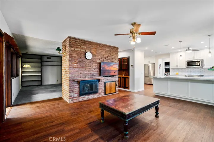 2030 Santa Rena Drive, Rancho Palos Verdes, California 90275