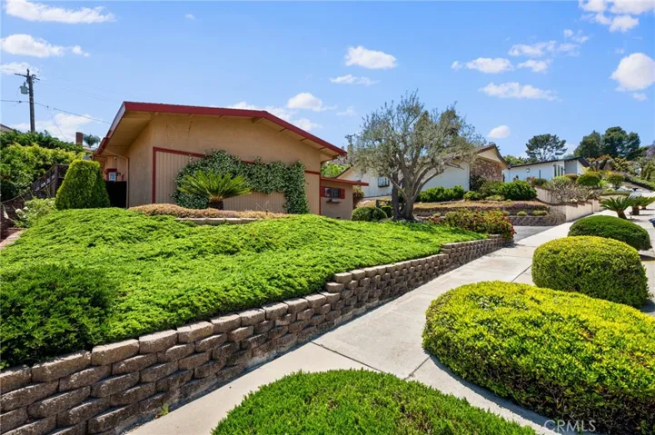 2030 Santa Rena Drive, Rancho Palos Verdes, California 90275