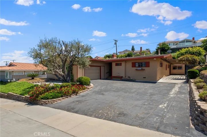 2030 Santa Rena Drive, Rancho Palos Verdes, California 90275