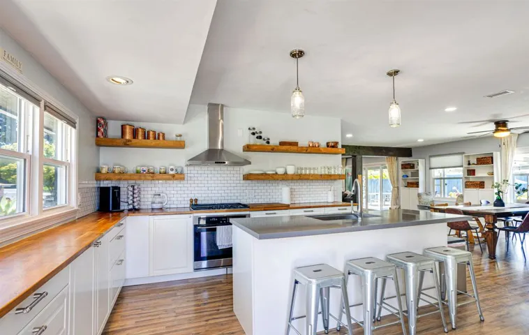 6750 Burgundy Street, San Diego, California 92120