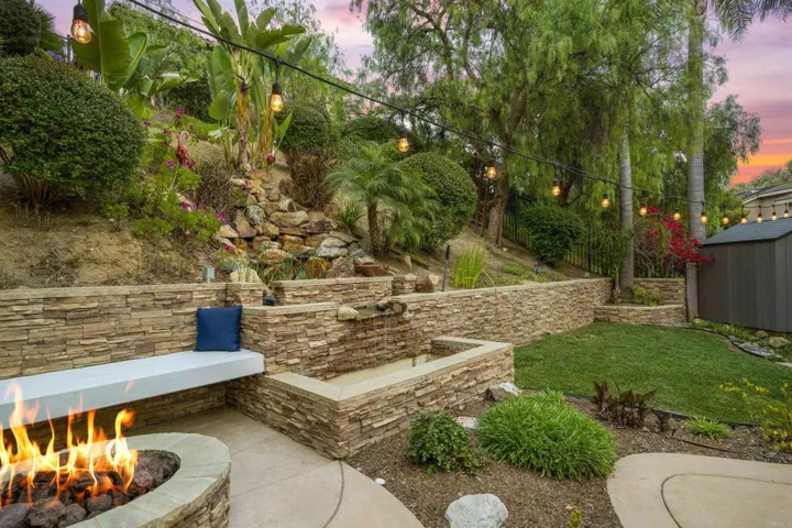 Firepit Area / Fountain