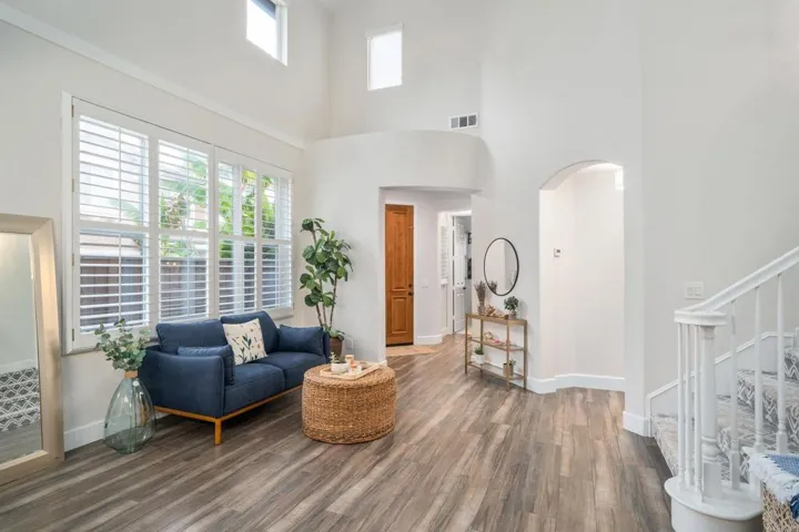 Living / Entry View