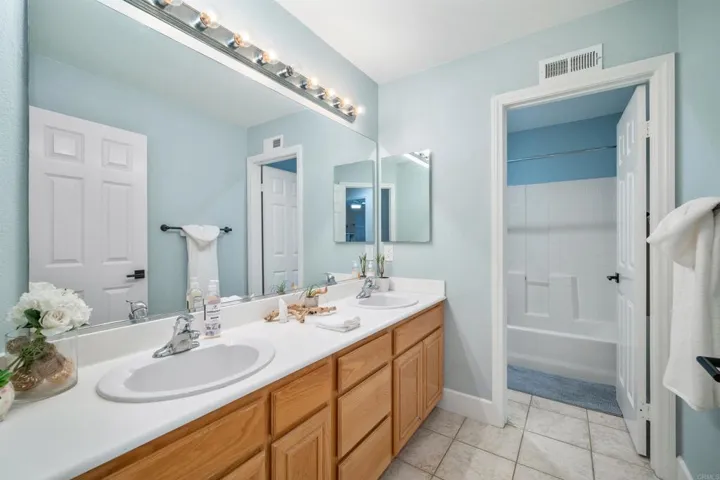 Upstairs Full Bath