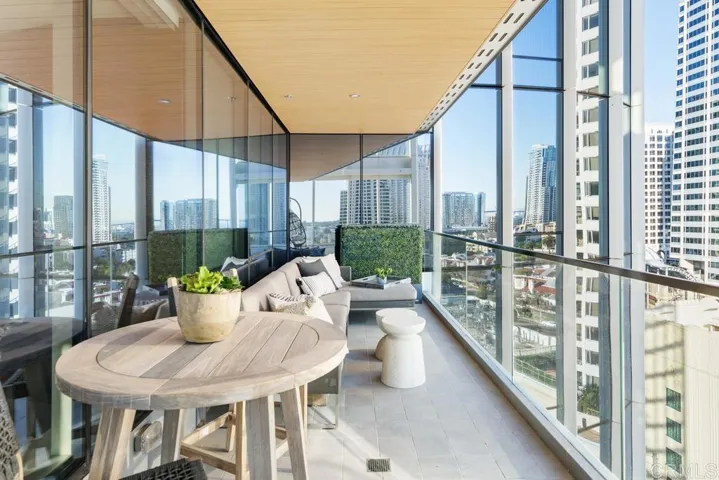 888 W E Street 1304, San Diego, California 92101